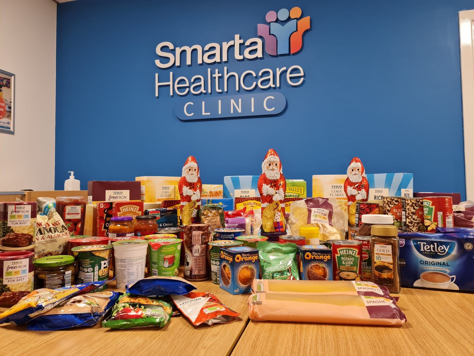 Age UK Bedfordshire food bank receives donation from Smarta Healthcare and Burlington Hall